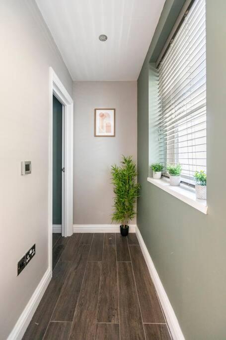 Beautiful Brighton Apartment, 5Min Walk To Beach מראה חיצוני תמונה