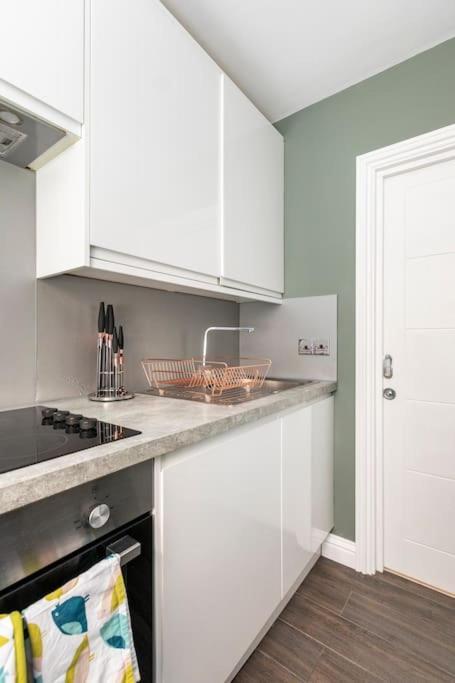 Beautiful Brighton Apartment, 5Min Walk To Beach מראה חיצוני תמונה