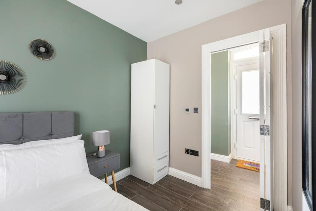 Beautiful Brighton Apartment, 5Min Walk To Beach מראה חיצוני תמונה