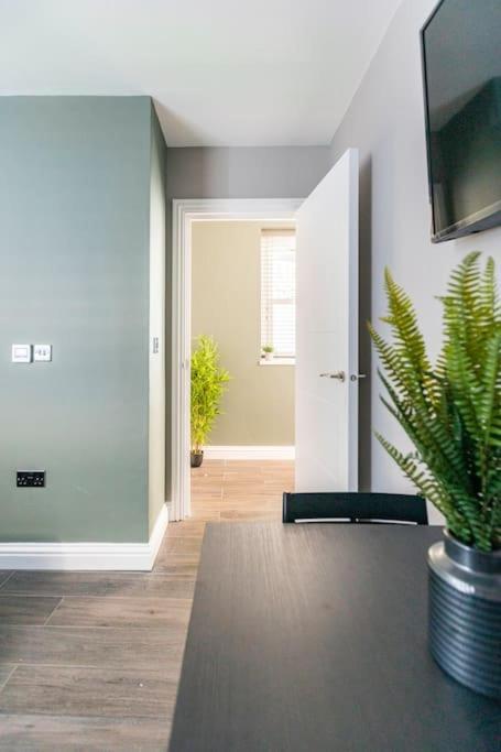 Beautiful Brighton Apartment, 5Min Walk To Beach מראה חיצוני תמונה