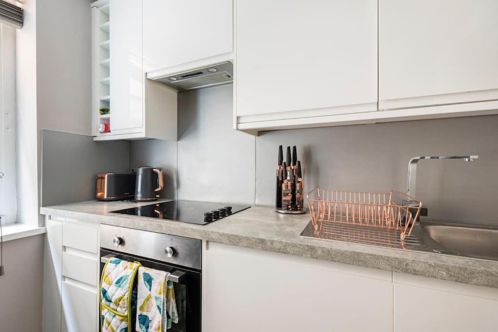 Beautiful Brighton Apartment, 5Min Walk To Beach מראה חיצוני תמונה