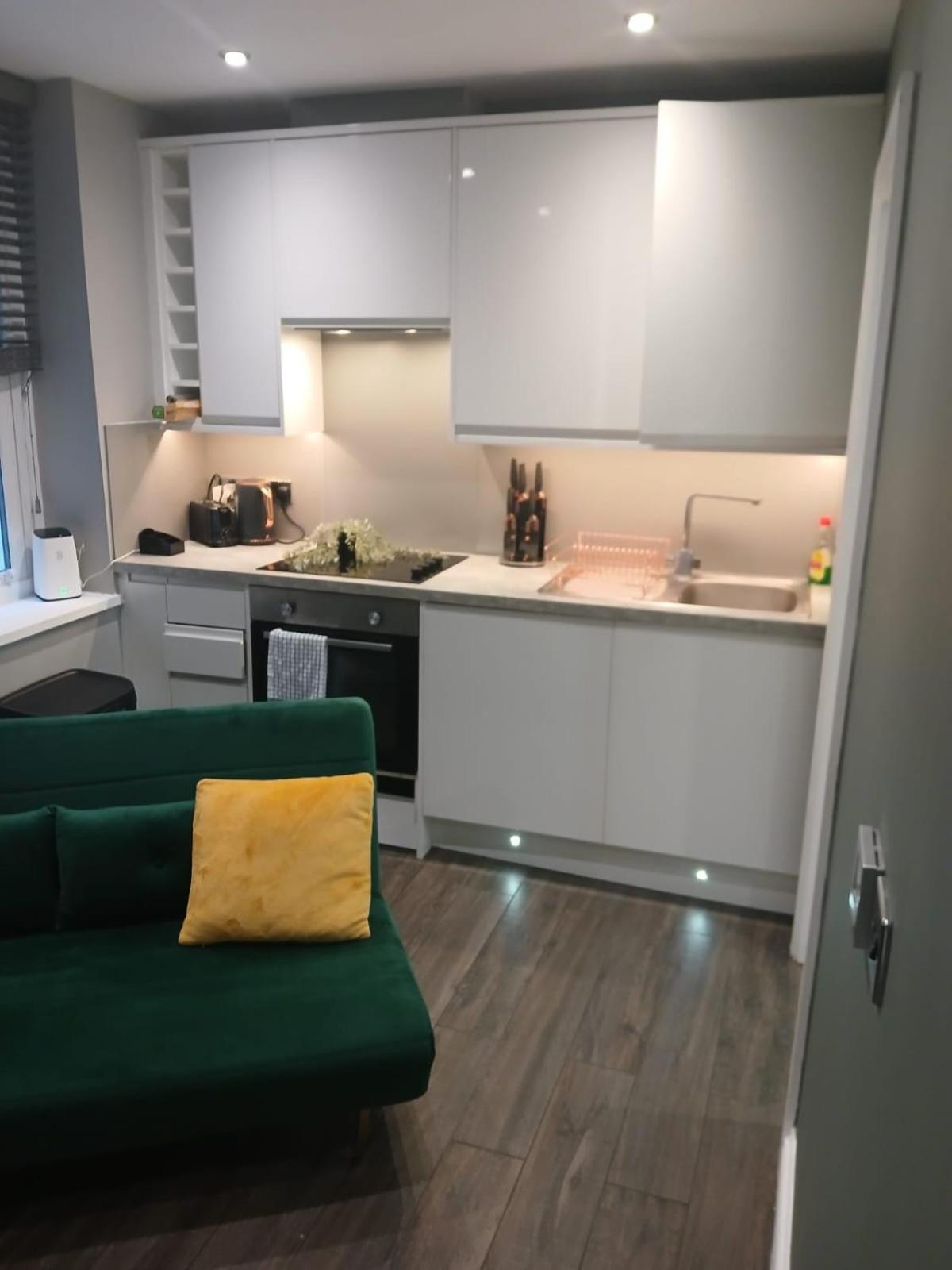 Beautiful Brighton Apartment, 5Min Walk To Beach מראה חיצוני תמונה